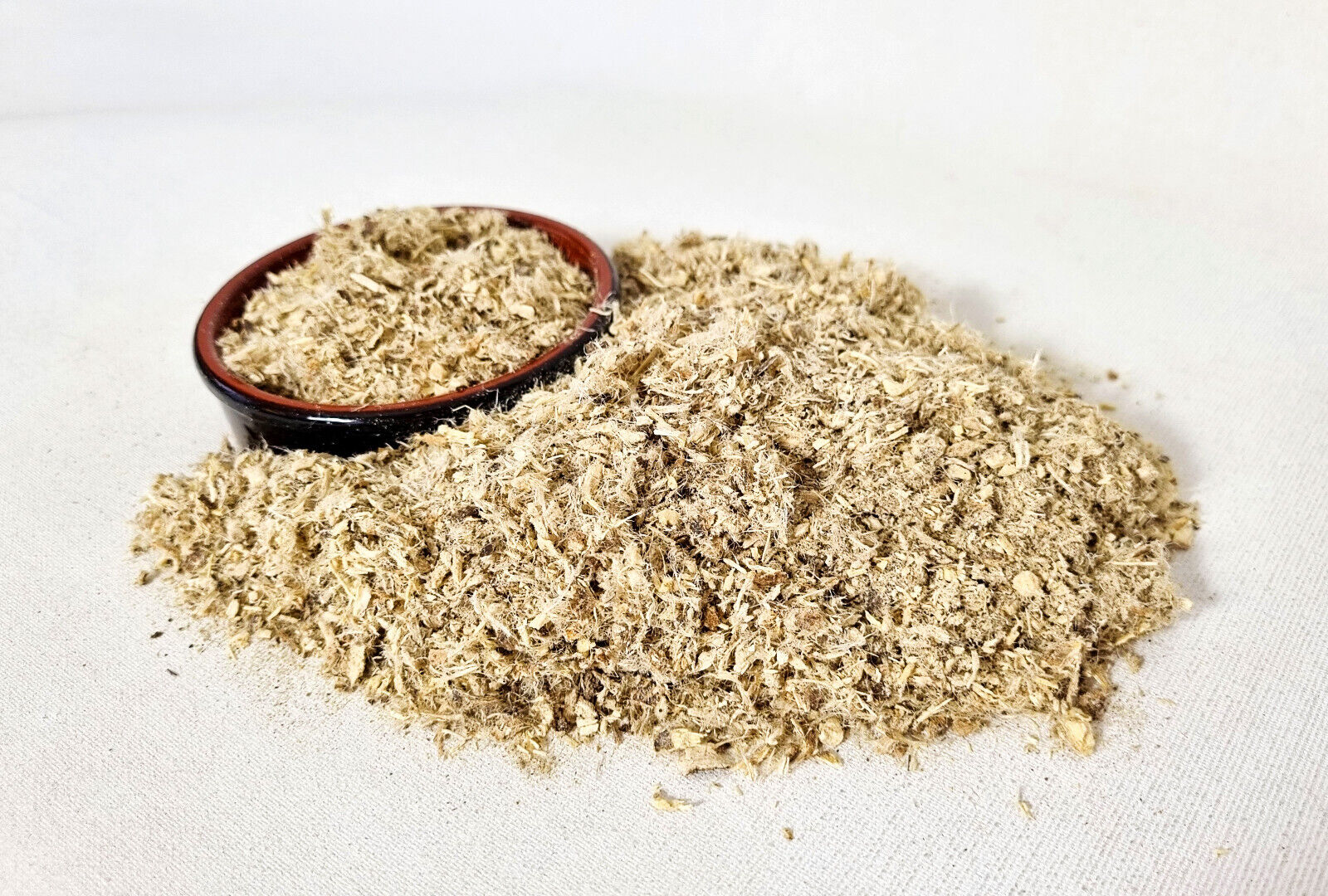 Eibischwurzel geschnitten