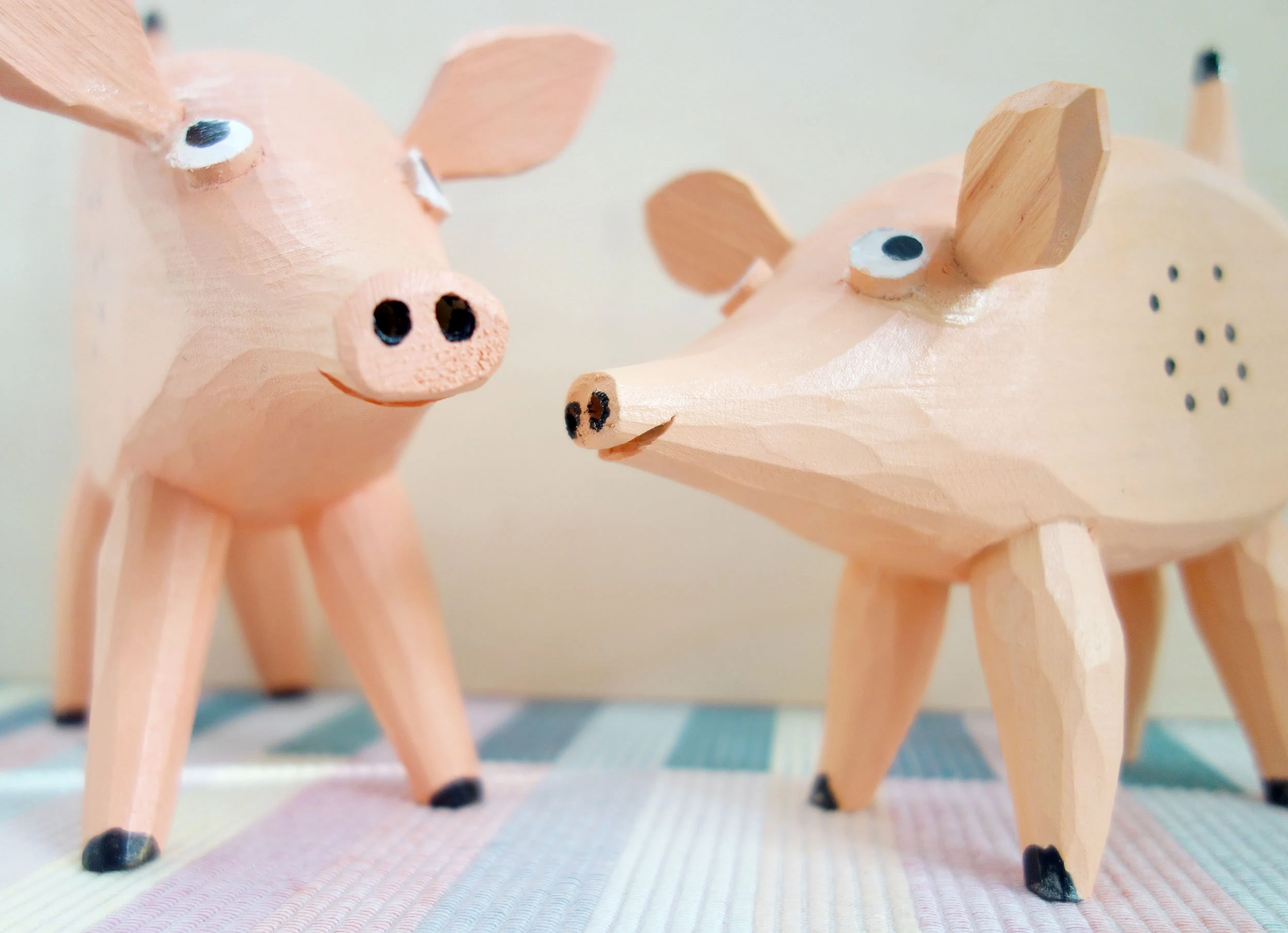 Glückschwein Schweinchen Holz Deko Figur Glücksbringer Geschenk geschnitzt klein - obrazek 5