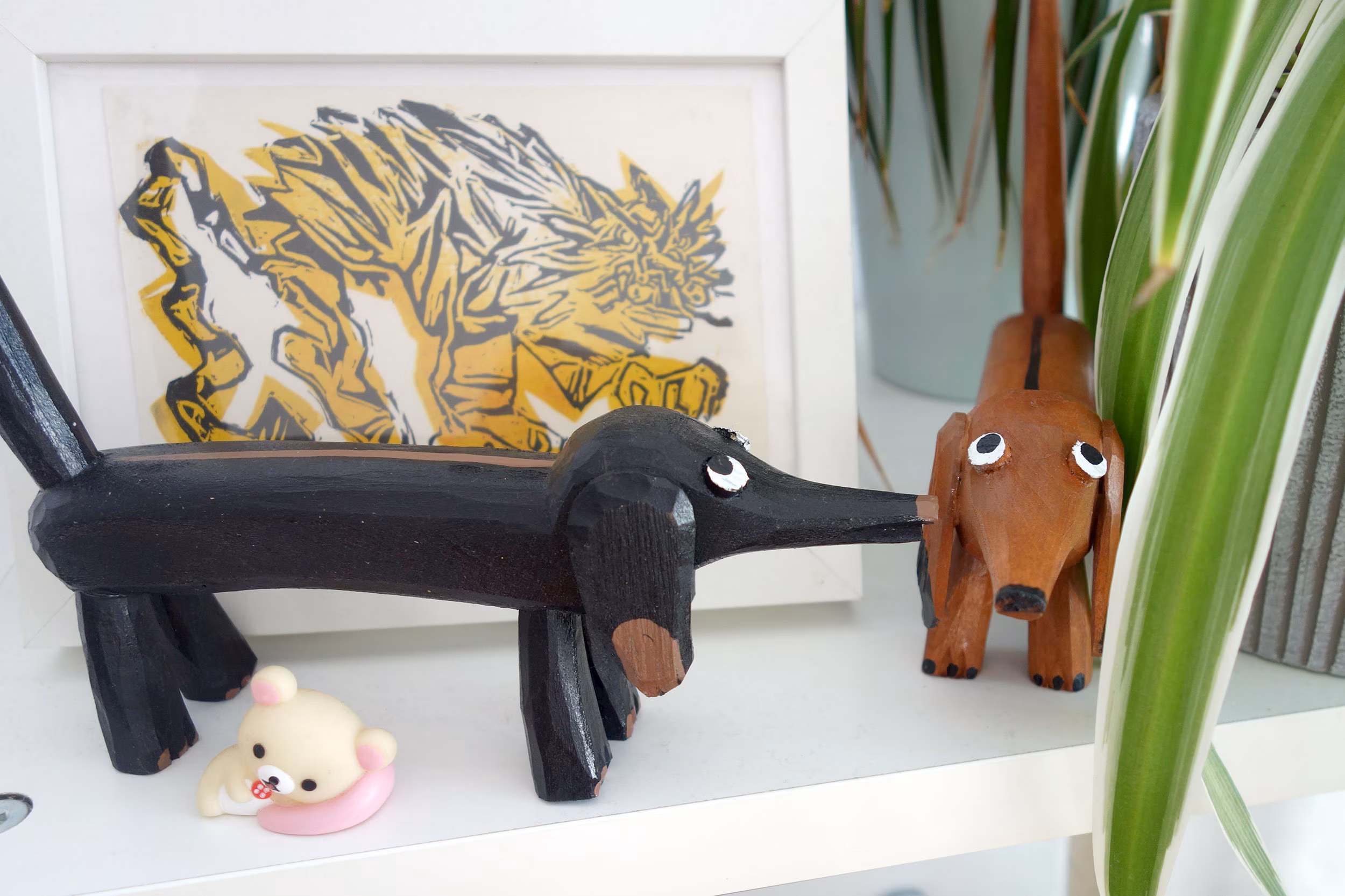 Dackel aus Holz Die Figur handgeschnitzter und bemalter - obrazek 4